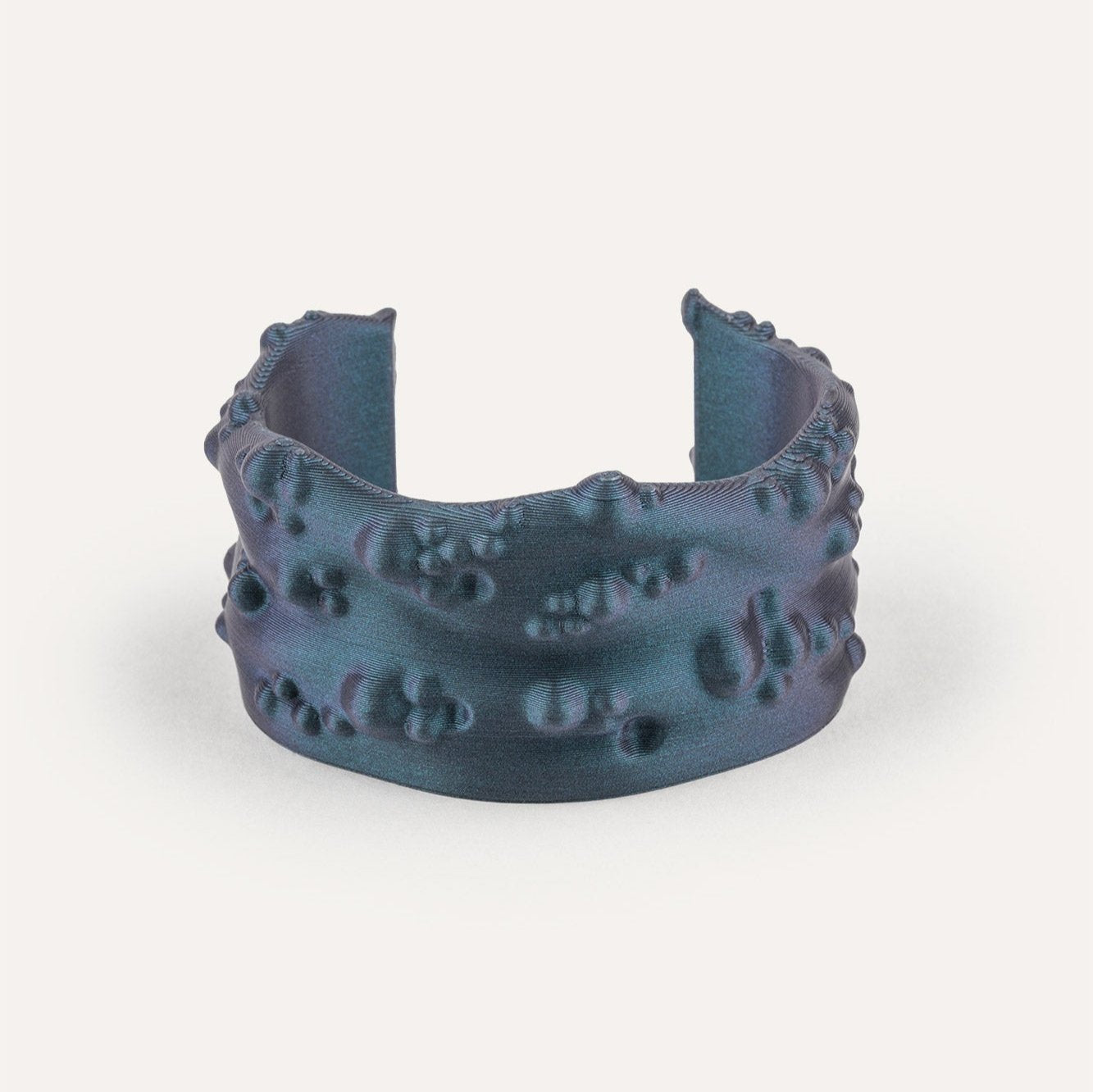 DARK_BLUE_ORGANIC_IRISADE_VEGAN_BRACELET_3D