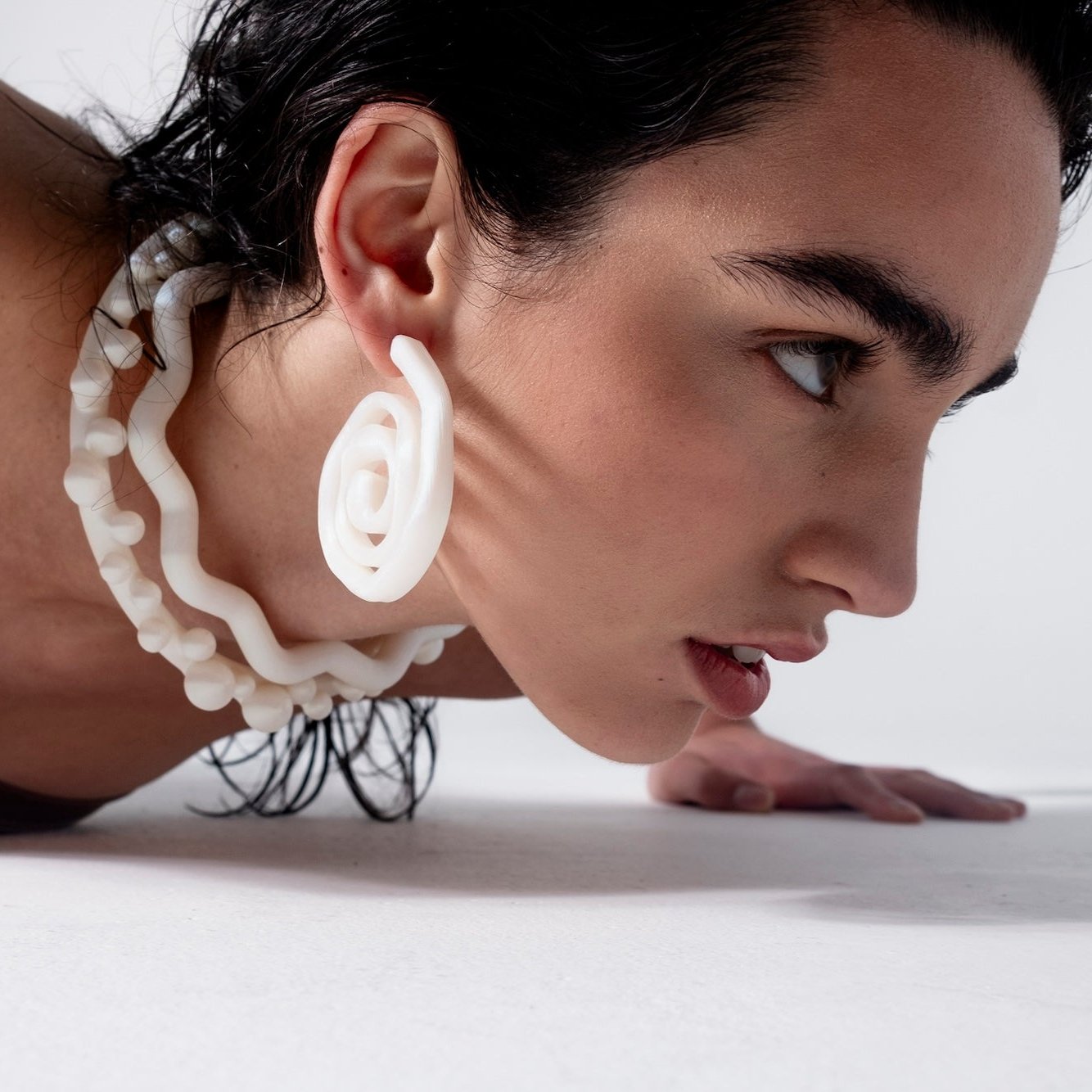 Alga white earrings