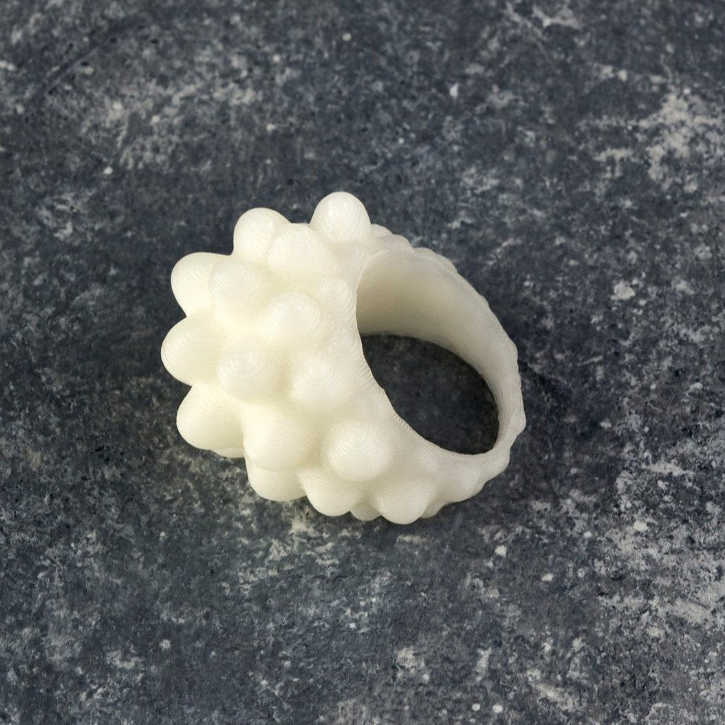 WHITE__SCALLOP_SHELL_ORGANIC_ARIZO_VEGAN_RING_3D_SIDE